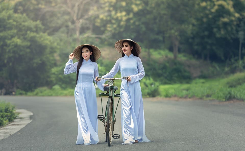 Kvinnor med cykel