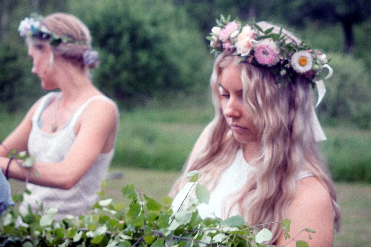 glad midsommar
